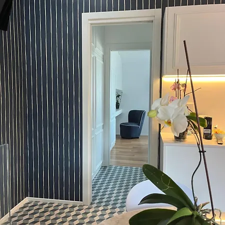 About Italy And Gasthuis 4*