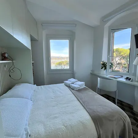 Gasthuis About Italy And